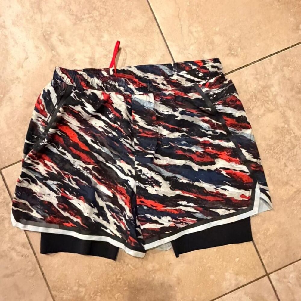 Lululemon Mens XL Lined Running Shorts Red Black Abstract Camo Long Liner 7”
